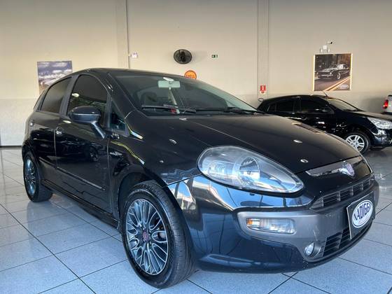 FIAT PUNTO 1.8 SPORTING 16V FLEX 4P AUTOMATIZADO FIAT PUNTO 1.8 SPORTING 16V FLEX 4P AUTOMATIZADO